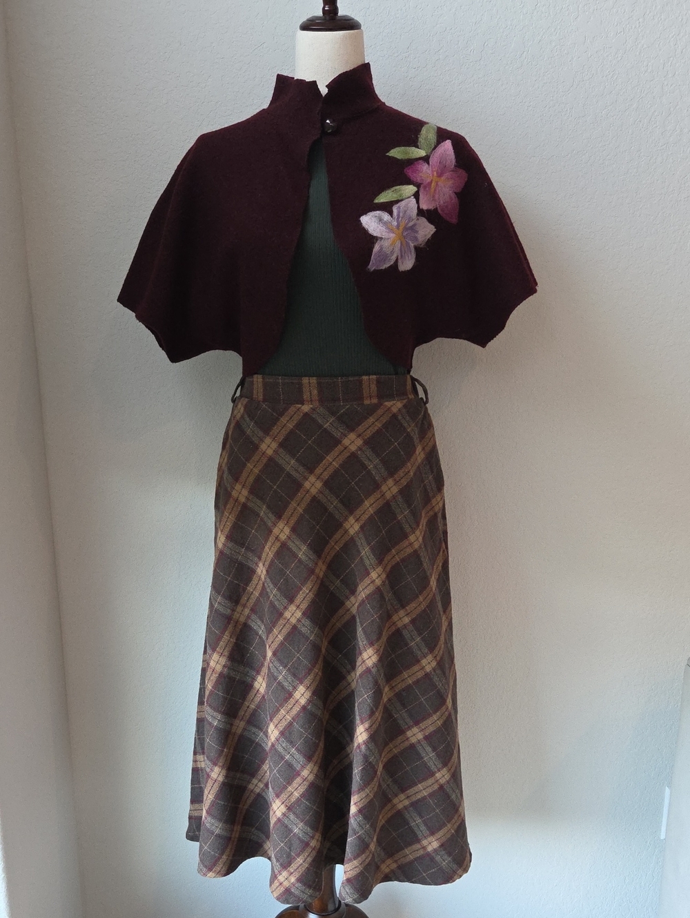 3 Piece Retro Outfit: Plaid Long Skirt, Green Splendid Shirt, Wool Flower Shurg